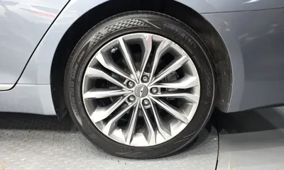 Hyundai Genesis 2015, 57217 км, за 8993.04 USD - фото 21