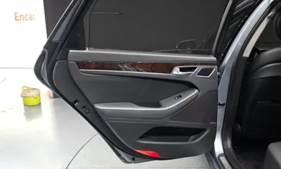 Hyundai Genesis 2015, 57217 км, за 8993.04 USD - фото 25