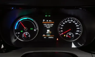 Kia K5 2023, 97876 км, за 12365.17 USD - фото 8