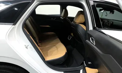 Kia K5 2023, 97876 км, за 12365.17 USD - фото 12