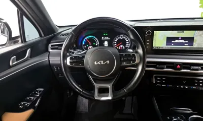 Kia K5 2023, 97876 км, за 12365.17 USD - фото 13