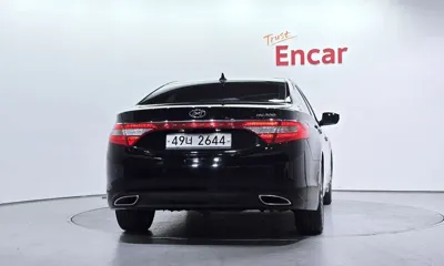 Hyundai Grandeur 2014, 119199 км, за 4098.36 USD
