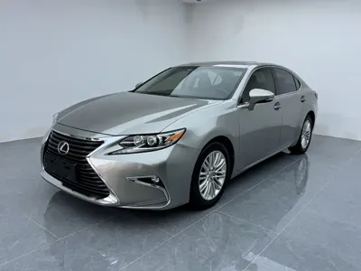 Lexus ES · 2017 год