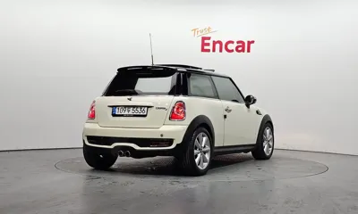 MINI Cooper 2013, 198567 км, за 1975.55 USD
