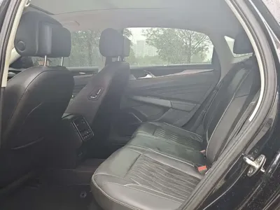 Volkswagen Passat 2019, 111000 км, за 12070.34 USD
