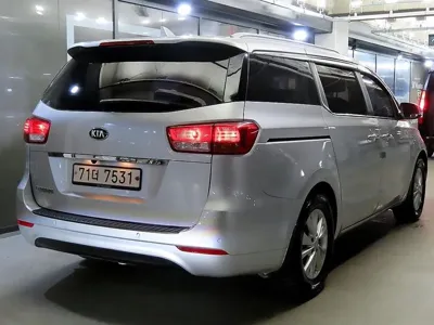 Kia Canival 2015, 106820 км, за 4957.7 USD