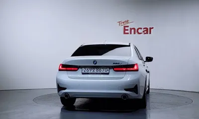 BMW 3-Series 2019, 83623 км, за 16279.38 USD