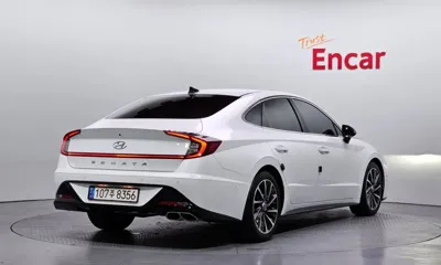 Hyundai Sonata 2022, 60206 км, за 14325.71 USD