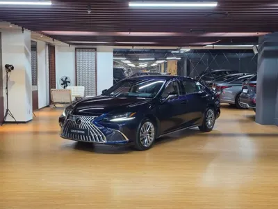 Lexus ES · 2026 год