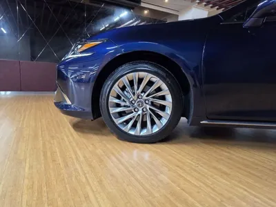 Lexus ES 2026, 4114 км, за 41042.37 USD