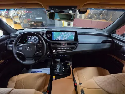 Lexus ES 2026, 4114 км, за 40768.82 USD - фото 7