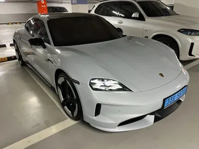 Porsche Taycan · 2026 год