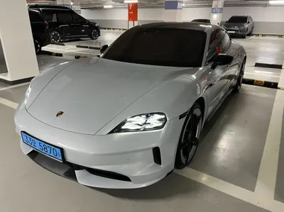 Porsche Taycan 2026, 5100 км, за 74701.33 USD
