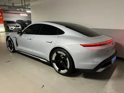 Porsche Taycan 2026, 5100 км, за 74701.33 USD