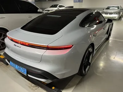 Porsche Taycan 2026, 5100 км, за 74701.33 USD - фото 6