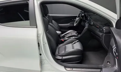 Hyundai Veloster 2019, 39292 км, за 13609.42 USD - фото 26