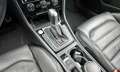 Volkswagen Golf 2016, 120567 км, за 5517.6 USD - фото 9