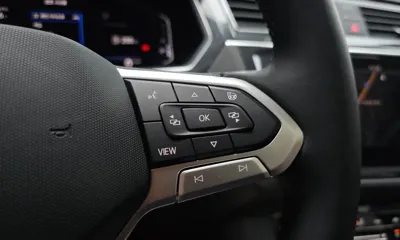 Volkswagen Tiguan 2022, 107678 км, за 18428.07 USD - фото 30