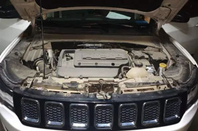 Jeep Compass 2017, 78100 км, за 5618 USD - фото 12