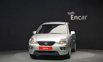 Kia Carens 2013, 174315 км, за 2313.59 USD
