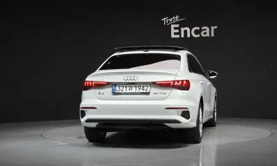 Audi A3 2022, 21396 км, за 16872.97 USD