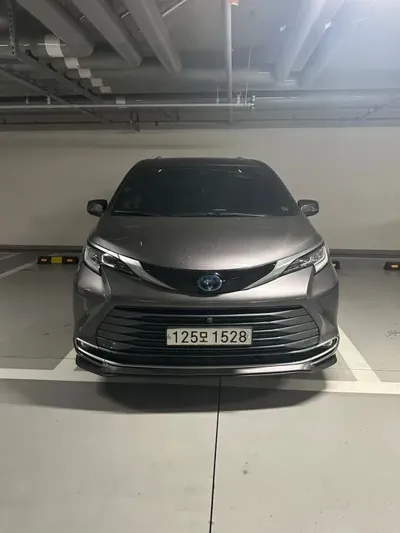 Toyota Sienna · 2021 год