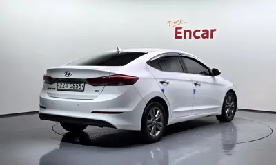 Hyundai Avante 2016, 121429 км, за 5894.03 USD