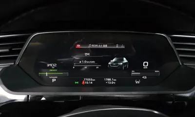 Audi e-tron 2022, 77055 км, за 32309.21 USD - фото 8