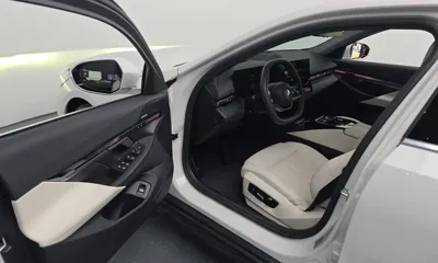 BMW i5 2025, 5035 км, за 44965.21 USD - фото 10
