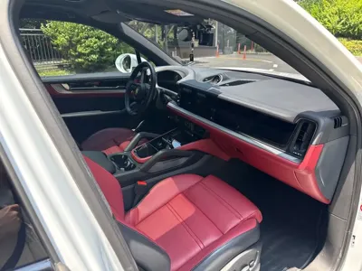 Porsche Cayenne 2024, 14100 км, за 91205.26 USD - фото 7