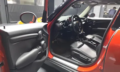 MINI Cooper 2019, 99282 км, за 6761.19 USD - фото 10