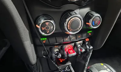 MINI Cooper 2019, 99282 км, за 6761.19 USD - фото 17