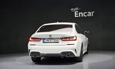BMW 3-Series 2022, 54787 км, за 24028.12 USD