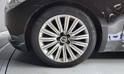 Kia K9 2014, 213058 км, за 4072.52 USD