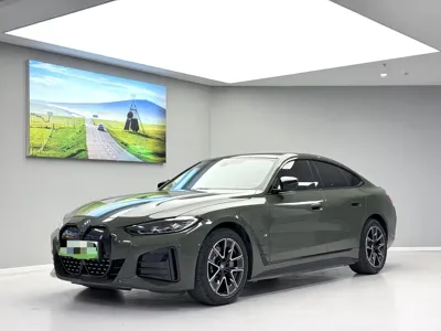 BMW i4 · 2023 год