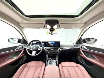 BMW i4 2023, 13000 км, за 21718.24 USD