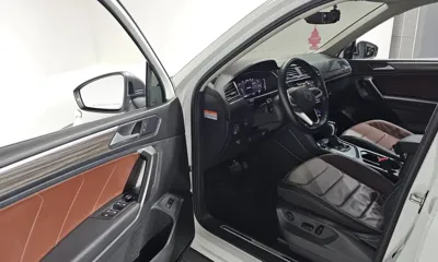 Volkswagen Tiguan 2023, 25673 км, за 20034.15 USD - фото 11