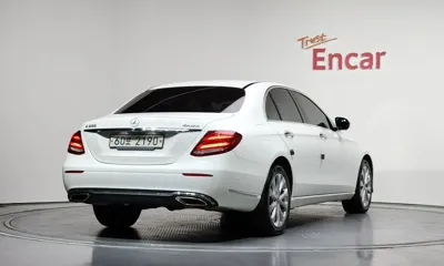 Mercedes-Benz E-Class 2018, 147135 км, за 12936.35 USD