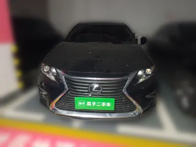Lexus ES 2015, 77000 км, за 15806 USD - фото 2
