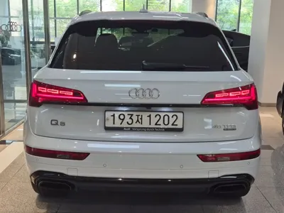 Audi Q5 2024, 23526 км, за 29967.44 USD