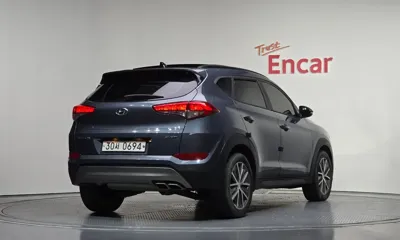 Hyundai Tucson 2016, 31059 км, за 9867.54 USD