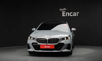 BMW 5-Series 2024, 30535 км, за 49444.77 USD
