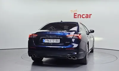 Maserati Ghibli 2022, 6549 км, за 29924.56 USD