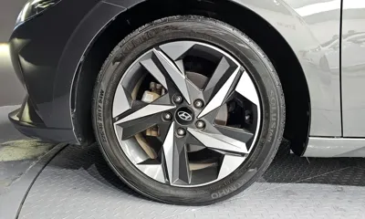 Hyundai Avante 2021, 76254 км, за 10684.04 USD