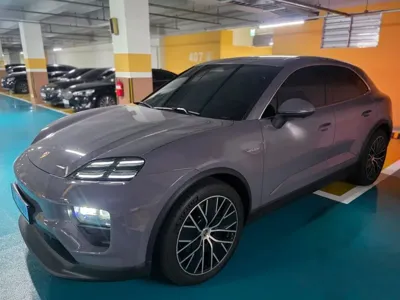 Porsche Macan 2025, 2000 км, за 83307.08 USD