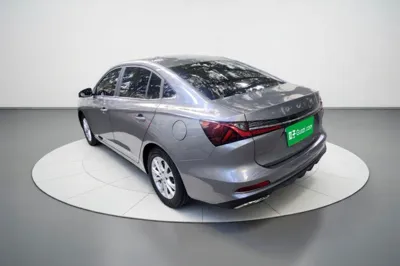Roewe i5 2023, 22000 км, за 7622 USD