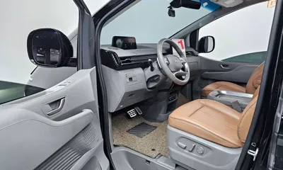Hyundai Staria 2022, 34400 км, за 22102.31 USD - фото 10