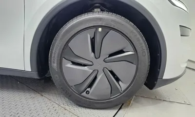 Tesla Model Y 2025, 8235 км, за 36224.25 USD - фото 21