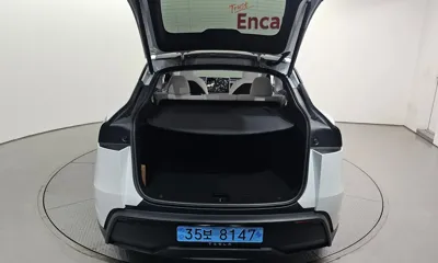 Tesla Model Y 2025, 8235 км, за 36224.25 USD - фото 32