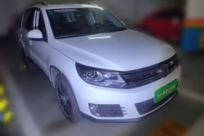 Volkswagen Tiguan 2015, 124300 км, за 4884 USD